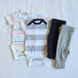 gerber onesies 4 piece lot cotton bodysuits & pants bundle newborn baby unisex